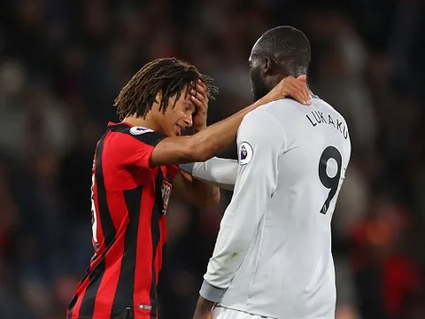 Hậu vệ Bournemouth 'sốt' nặng trước sức mạnh của Lukaku