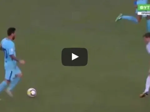 Hậu vệ Man Utd như mơ ngủ để Neymar ghi bàn