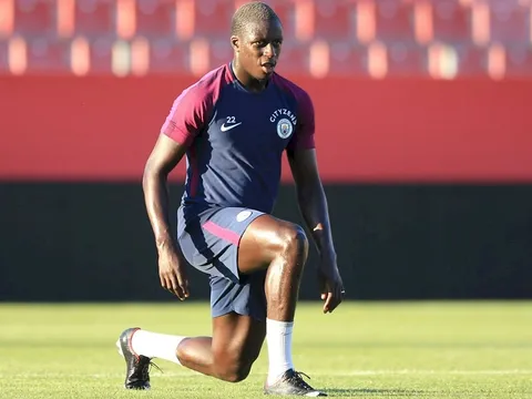 Hậu vệ trái đắt nhất thế giới tập luyện buổi đầu cùng Man City