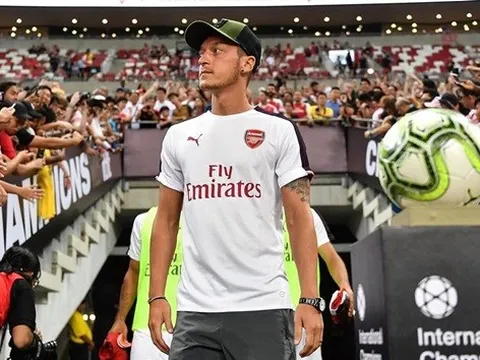 Mesut Ozil cảm ơn người hâm mộ Arsenal sau scandal phân biệt chủng tộc