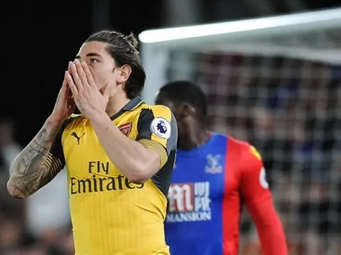Hector Bellerin bị fan Arsenal chửi thậm tệ ngay trên sân