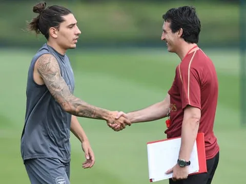 Bellerin tiết lộ điểm khác biệt giữa Wenger và Emery