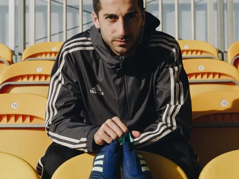 Henrikh Mkhitaryan chất lừ với vũ khí mới