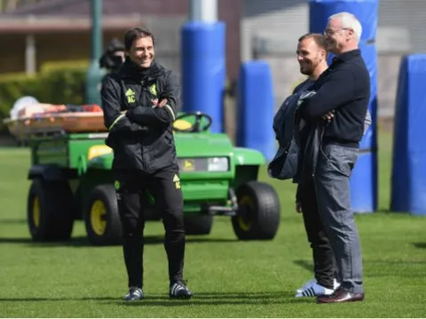 Hết dự khán, Ranieri lại tới tận sân tập để học hỏi Conte