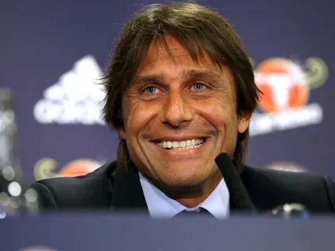 Hết giận, Conte đã đồng ý gia hạn với Chelsea