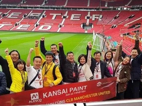 Hiện thực hóa giấc mơ Old Trafford và gặp gỡ danh thủ Andy Cole của hàng chục CĐV Việt