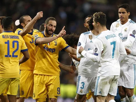 Gonzalo Higuain ở lại Italy để 'phục thù' Ronaldo?