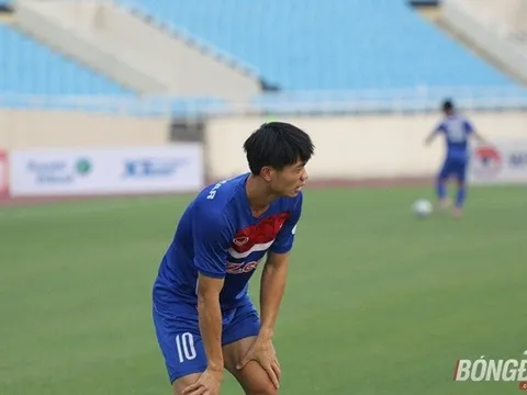 Công Phượng đau nhẹ, nhăn nhó khiến mọi người lo lắng