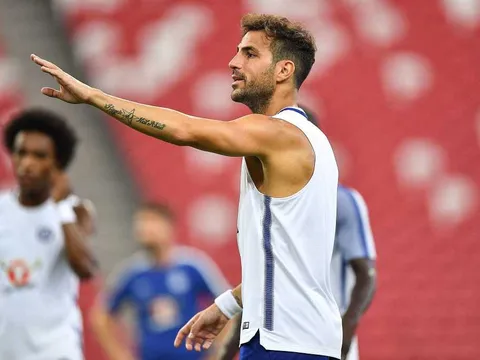 HLV Conte chọn ra 'số 10' của Chelsea mùa tới