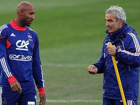 HLV Domenech tiết lộ vụ cãi vã với Anelka ở World Cup 2010