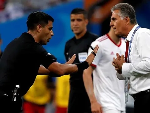 HLV Iran chỉ trích công nghệ VAR trong tình huống Ronaldo thoát thẻ đỏ