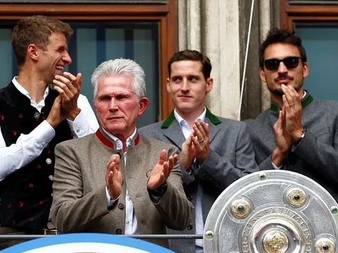 HLV Jupp Heynckes chia tay Bayern Munich trước hàng nghìn CĐV