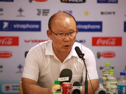 HLV Park Hang-seo: “Tiến Dũng có tư chất là đội trưởng trận hôm nay”