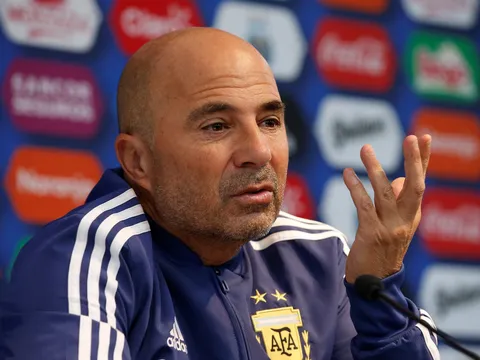 HLV Sampaoli buông lời “dọa nạt” ĐT Pháp
