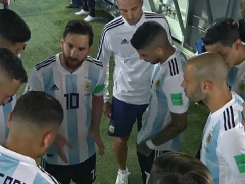 HLV Sampaoli cho phép Messi được làm "huấn luyện viên"