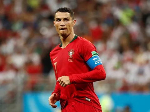 HLV Santos: ‘Để Ronaldo một mình chơi bóng, Bồ Đào Nha sẽ thất bại’