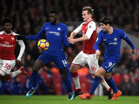 HLV Sarri tống khứ "hợp đồng tệ hại" của Conte