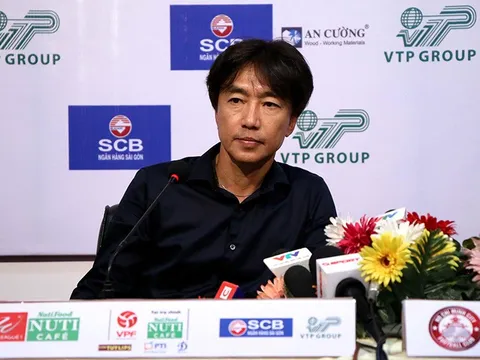 HLV Toshiya Miura bác bỏ tin đồn về chân sút từ Bundesliga