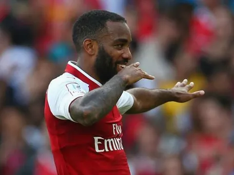 HLV Wenger LÊN TIẾNG về chấn thương của Lacazette