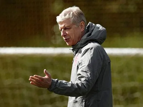 HLV Wenger lo âu trước 'bài test' Atletico Madrid