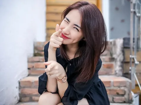 Hòa Minzy phấn khích khi hết bị fan Man Utd 'gọi hồn'