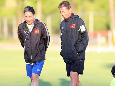 HLV Hoàng Anh Tuấn "đắt sô"