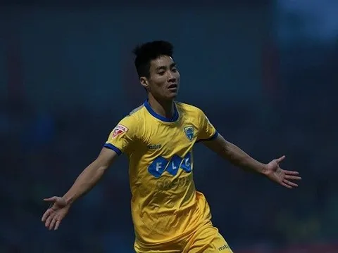 Nam Định muốn có chữ kí của Văn Bình?
