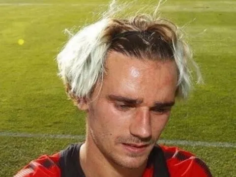 Hội quân cùng Atletico Madrid, Griezmann trình làng mái tóc 'cực dị'