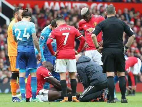 'Họng pháo' Lukaku bắn tin vui cho Man Utd trước thềm chung kết FA