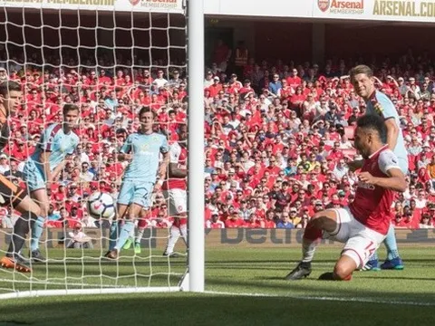 Hủy diệt Burnley, Arsenal có trận tri ân hoàn hảo với Wenger