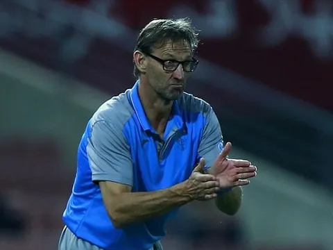 Huyền thoại Arsenal thua thảm trong trận ra mắt