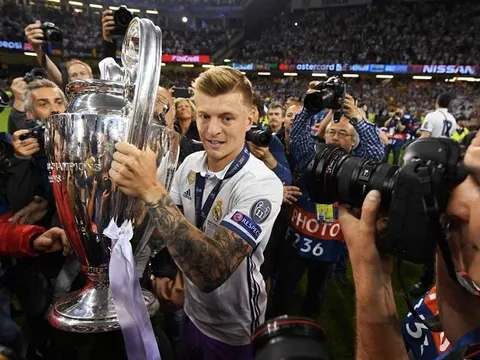 Huyền thoại Bayern 'khuyên' Toni Kroos giải nghệ