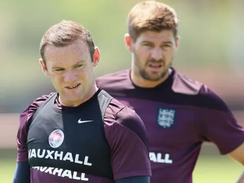 Huyền thoại Liverpool "chỉ điểm" bến đỗ mới cho Wayne Rooney