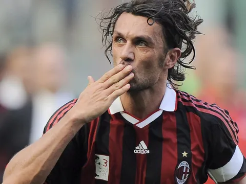 Huyền thoại Maldini từ chối trở lại Milan