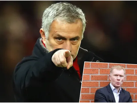 Huyền thoại M.U lại 'khơi mào' khẩu chiến với Mourinho
