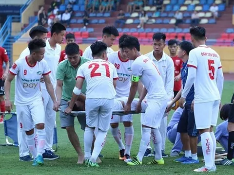 Khiến tuyển thủ U20 Việt Nam gãy chân, Tấn Tài nhận án phạt từ VFF
