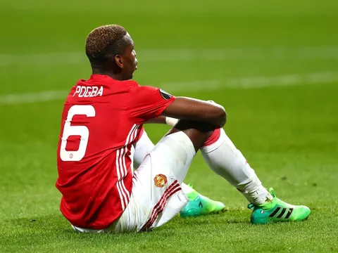 Ibra, Pogba thẫn thờ nhìn Man United bị cầm hòa trên đất Bỉ
