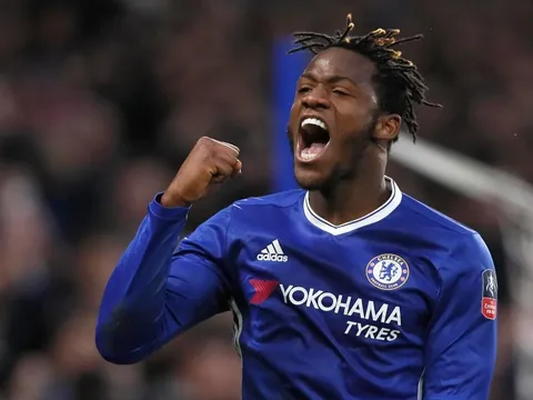 Ủng hộ Ibrahimovic, Batshuayi bị xua đuổi ở Chelsea