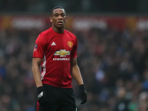 Ibrahimovic chấn thương là cơ hội vàng cho Martial