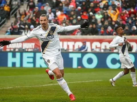 Ibrahimovic ghi bàn giúp La Galaxy đánh bại đội bóng của Schweinsteiger