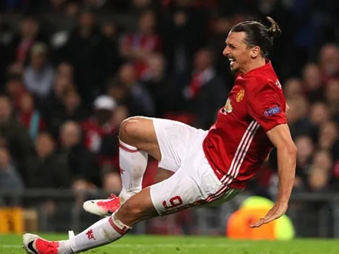 Ibrahimovic gục ngã và báo động về chấn thương dây chằng đầu gối tại Anh