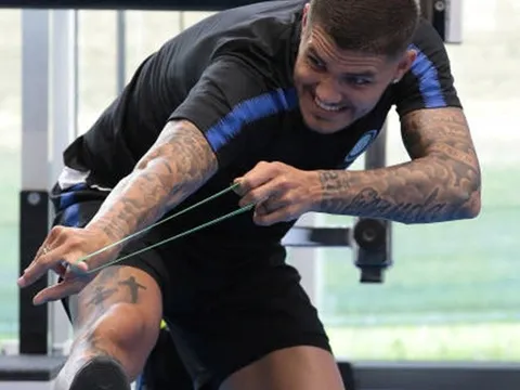 Icardi cực kì tinh nghịch trong ngày Inter hội quân