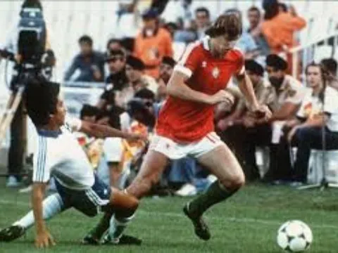 Đếm ngược 7 ngày World Cup: Kỷ lục hattrick của "Nụ Hôn" đến từ Hungary