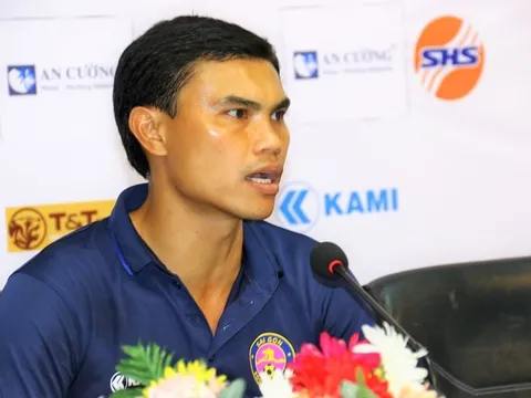 Mất điểm nghiệt ngã phút cuối, HLV Tài Em tố trọng tài xử ép