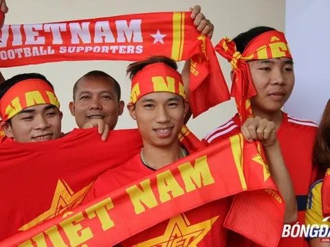 CĐV tiếp lửa U22 Việt Nam tại sân Selayang - Malaysia