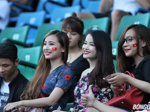 Fan nữ Sài thành "săn đón" hot boy U20 Việt Nam