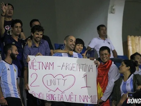 CĐV Argentina đặc biệt trên sân Thống Nhất
