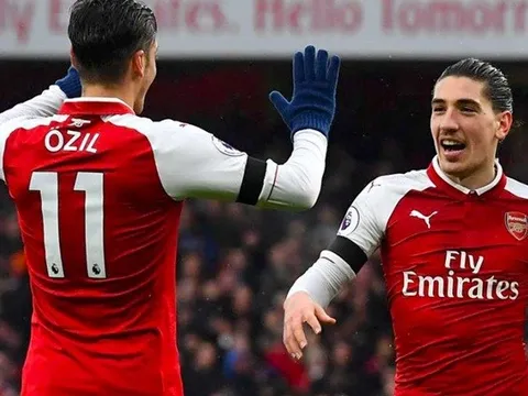 Bellerin phản ứng vụ Ozil bị phân biệt chủng tộc