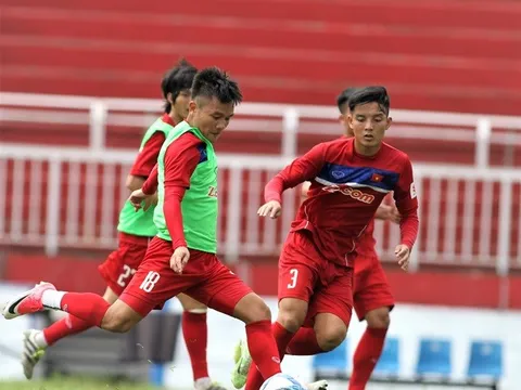Hữu Thắng đổi đấu pháp, ĐT Việt Nam liên tục "nổ súng"