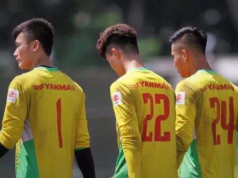 U22 Việt Nam nhận "hung tin", Minh Long nhập viện vì chấn thương